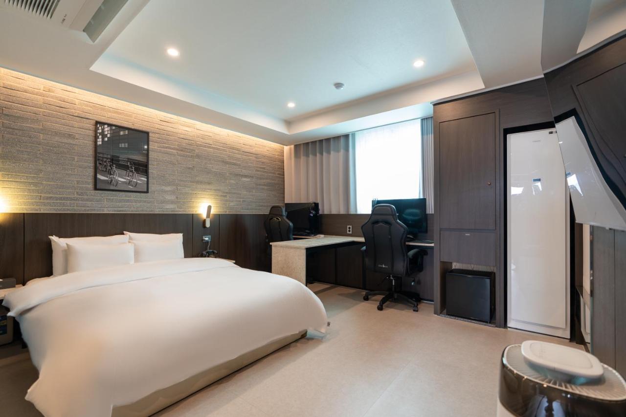 Jecheon Hound Hotel Chechon ภายนอก รูปภาพ