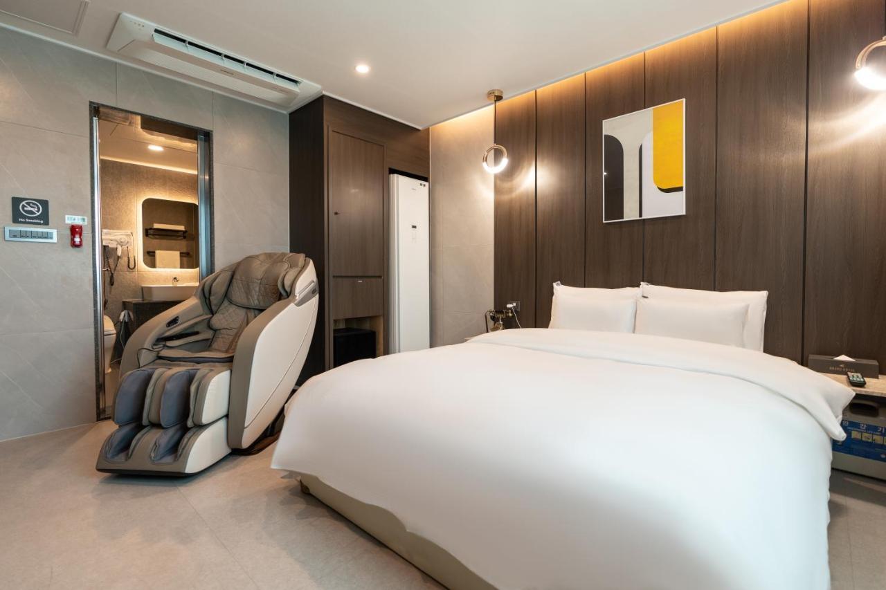 Jecheon Hound Hotel Chechon ภายนอก รูปภาพ