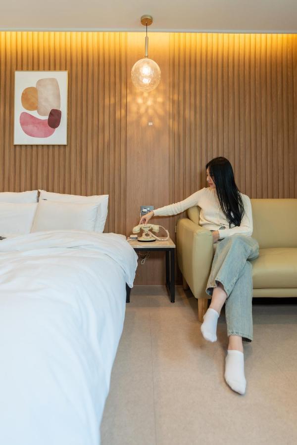 Jecheon Hound Hotel Chechon ภายนอก รูปภาพ