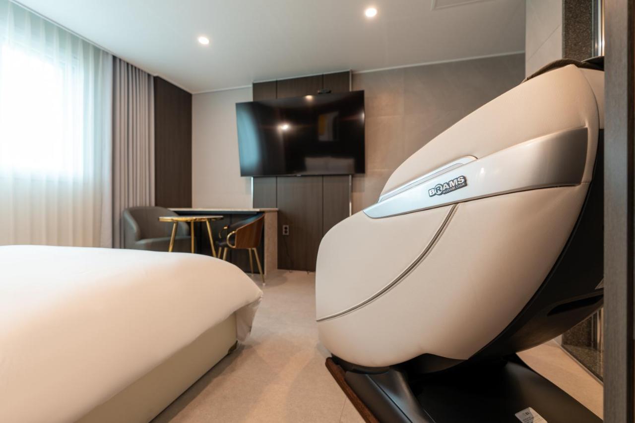 Jecheon Hound Hotel Chechon ภายนอก รูปภาพ