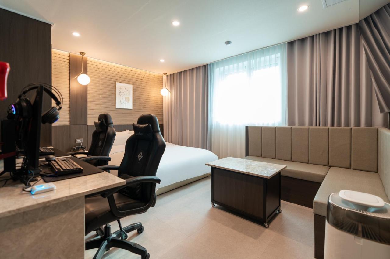Jecheon Hound Hotel Chechon ภายนอก รูปภาพ