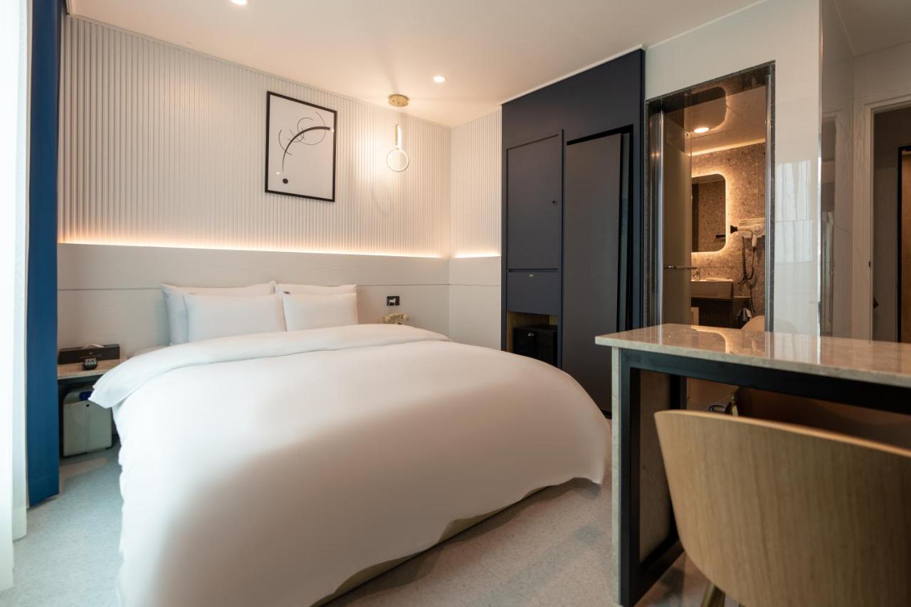 Jecheon Hound Hotel Chechon ภายนอก รูปภาพ