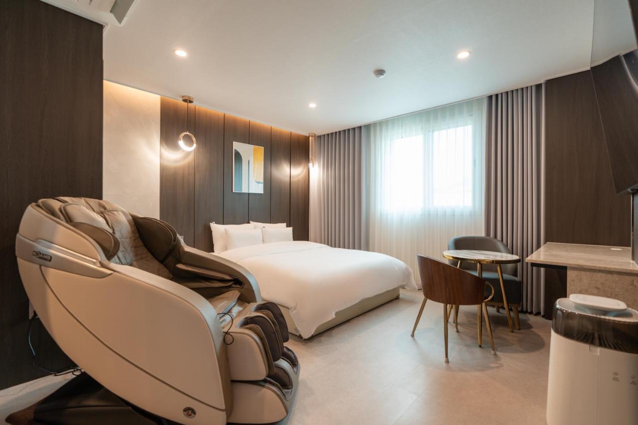 Jecheon Hound Hotel Chechon ภายนอก รูปภาพ