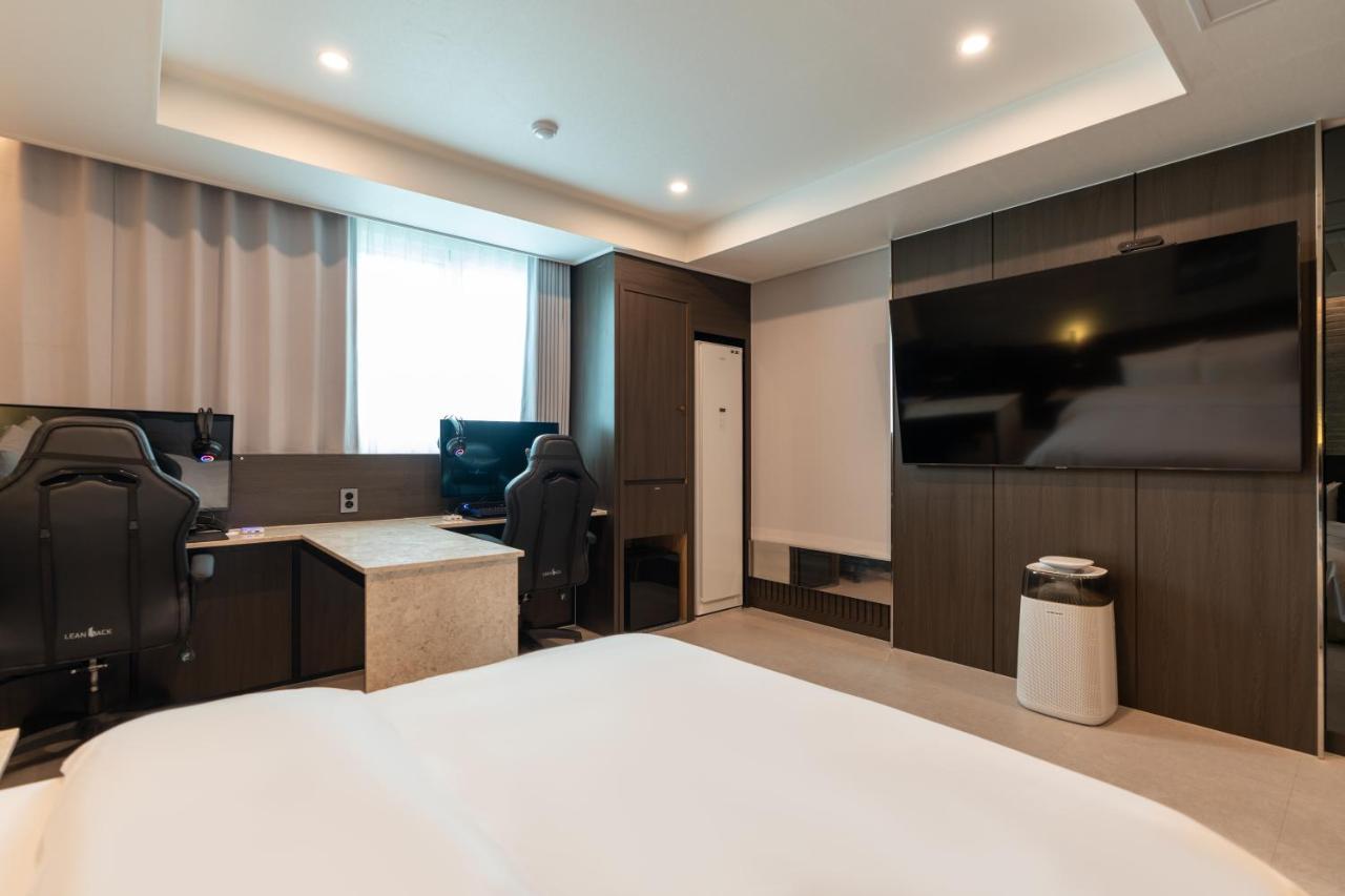 Jecheon Hound Hotel Chechon ภายนอก รูปภาพ