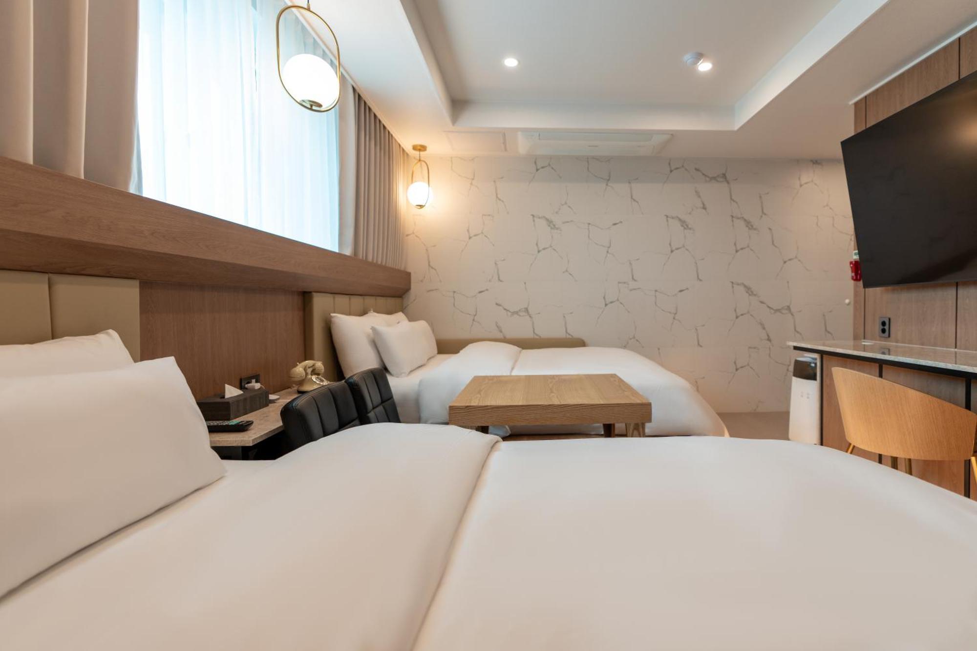 Jecheon Hound Hotel Chechon ภายนอก รูปภาพ