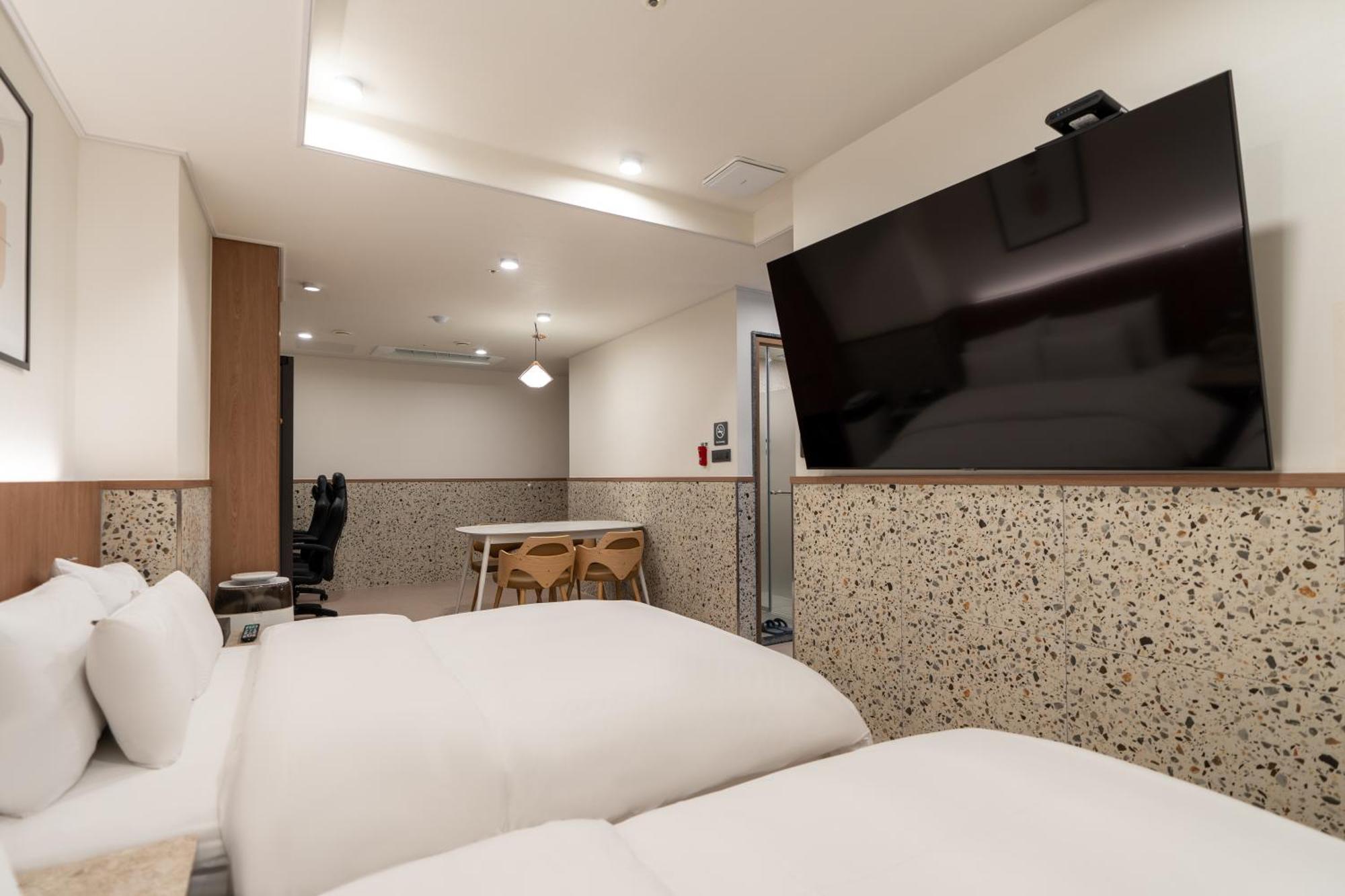 Jecheon Hound Hotel Chechon ภายนอก รูปภาพ