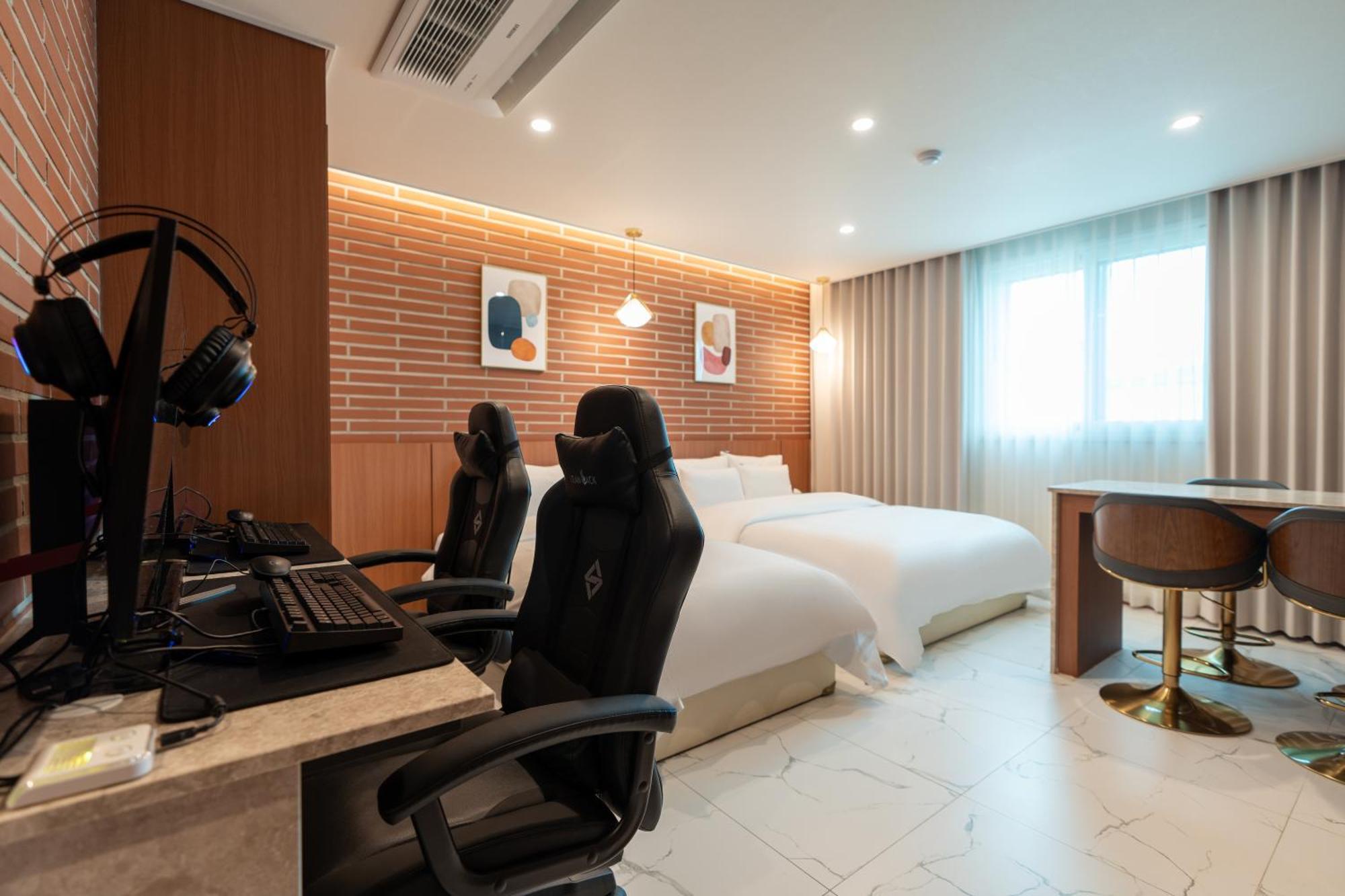 Jecheon Hound Hotel Chechon ภายนอก รูปภาพ